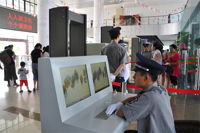 长途汽车站安检机守护每一位旅客安全